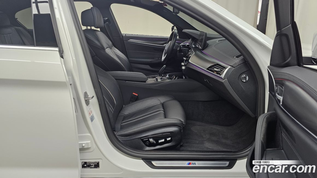 BMW 5-Series 520i M Sport, 2023