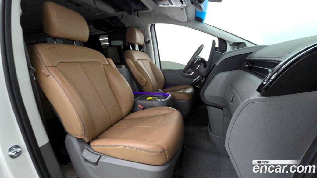Hyundai Staria 2WD Camping Car, 2024