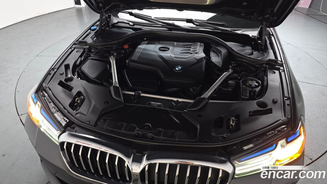 BMW 5-Series 530i xDrive M Sport Package, 2023