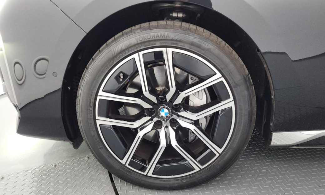 BMW 7-Series 740i xDrive M Sport, 2025