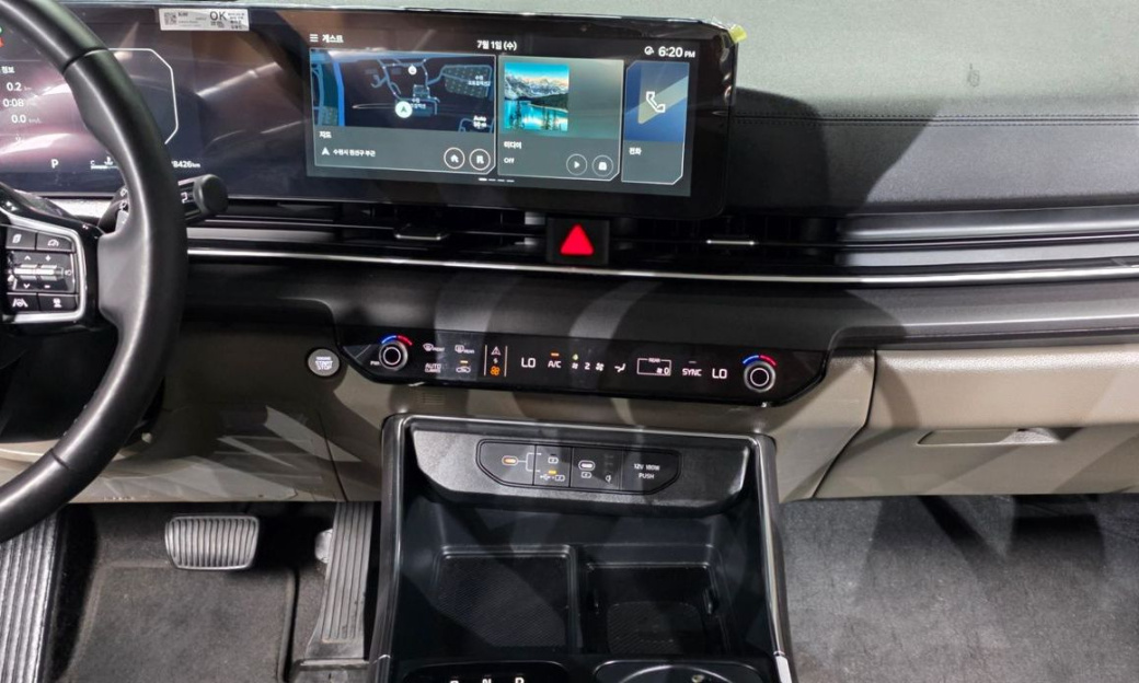 Kia Carnival 9-Seater Noblesse, 2024