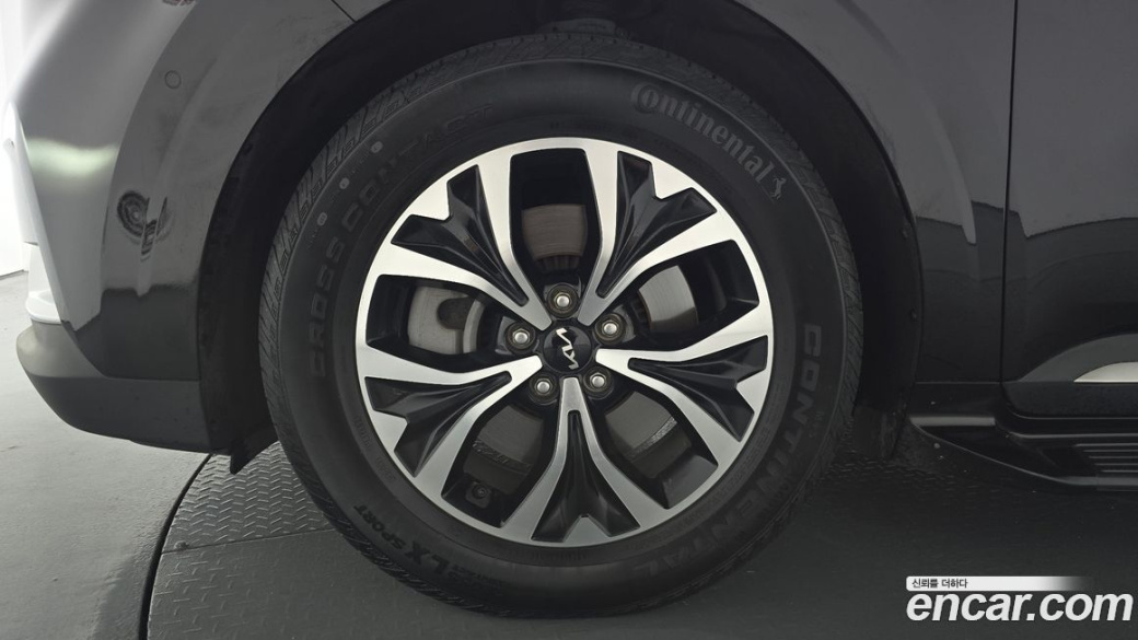 Kia Carnival 11-Seater Signature, 2023