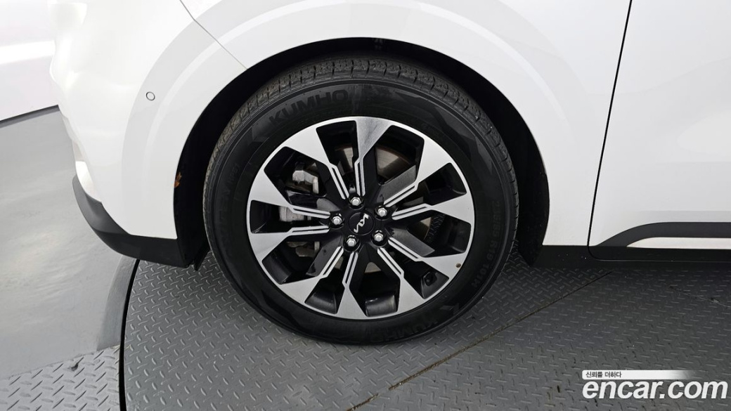 Kia Carnival 9-Seater Signature, 2022
