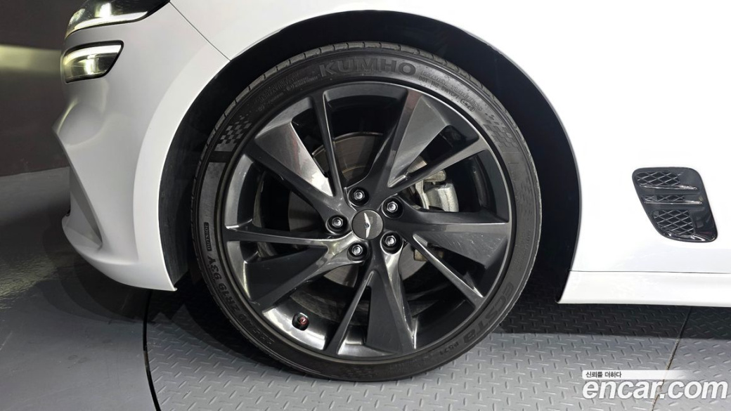 Genesis G70 Gasoline 2.0T 2WD, 2022