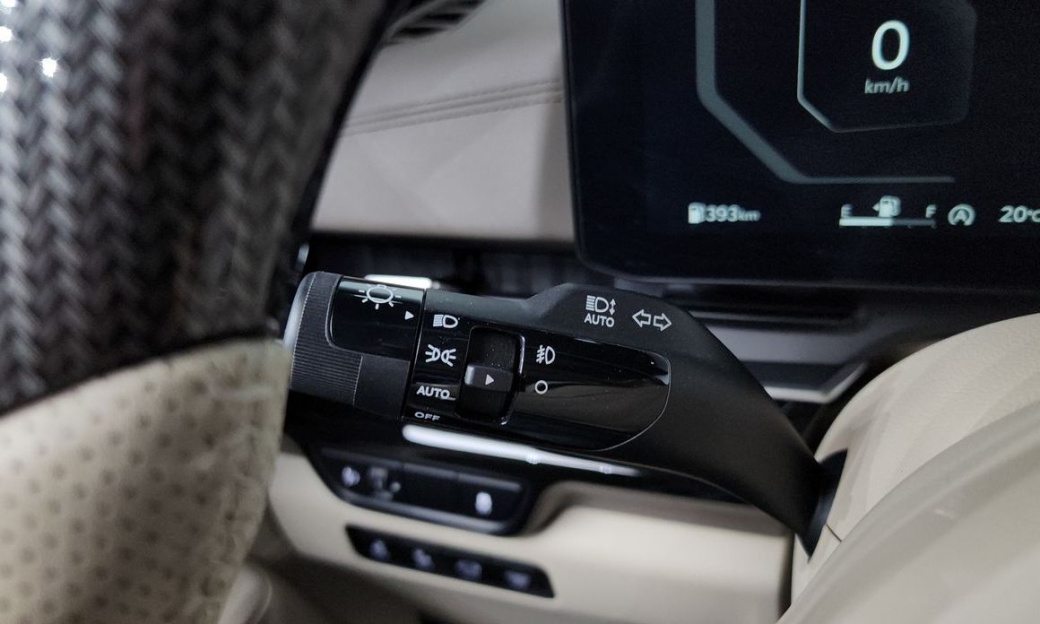 Kia Carnival 9-Seater Gravity, 2025