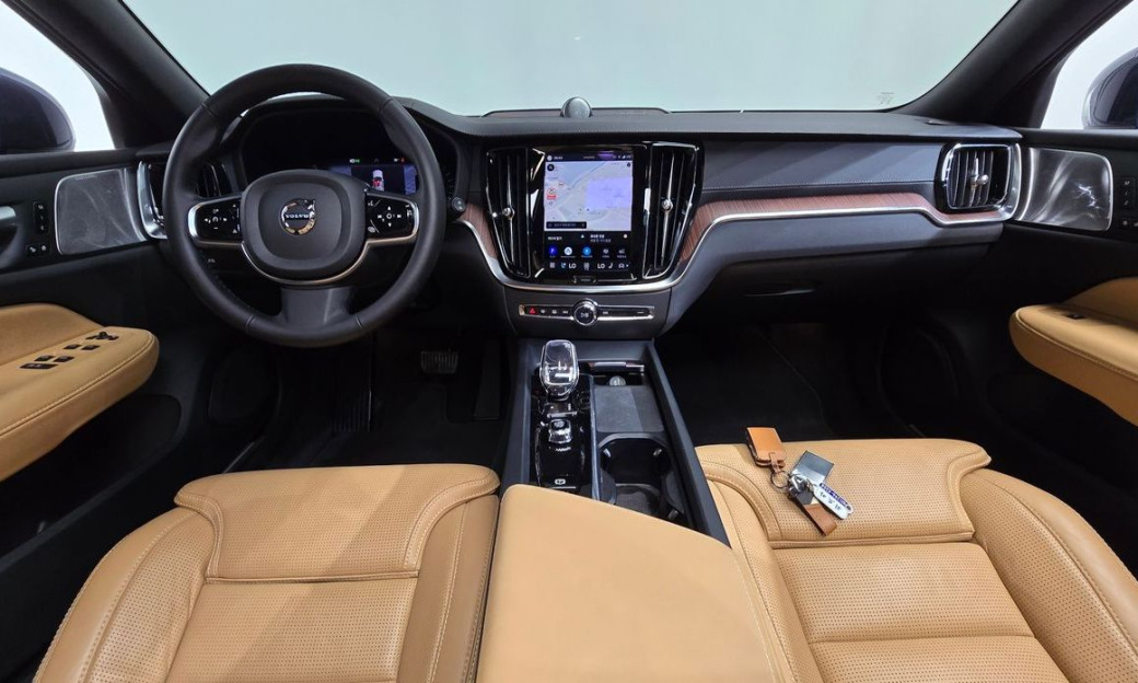 Volvo V60 B5 Ultimate AWD, 2024