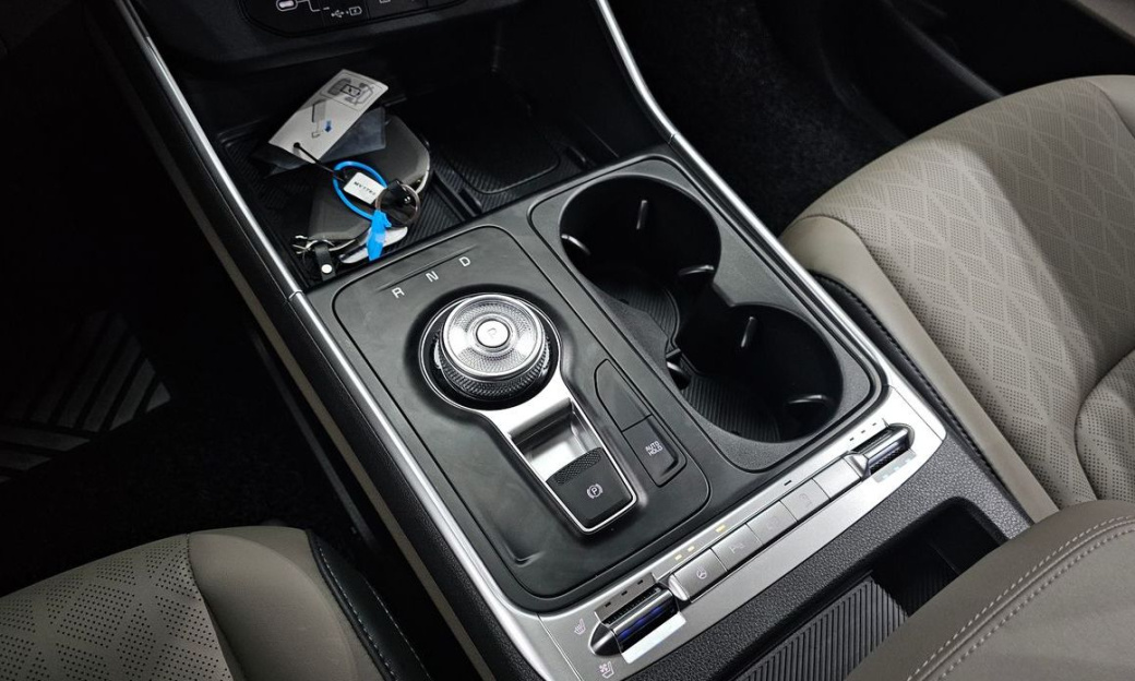 Kia Carnival 9-Seater Prestige, 2025