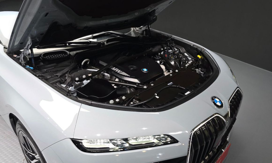 BMW 7-Series 740d xDrive M Sport, 2025