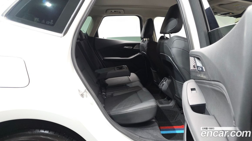BMW 2-Series 220i Luxury, 2023