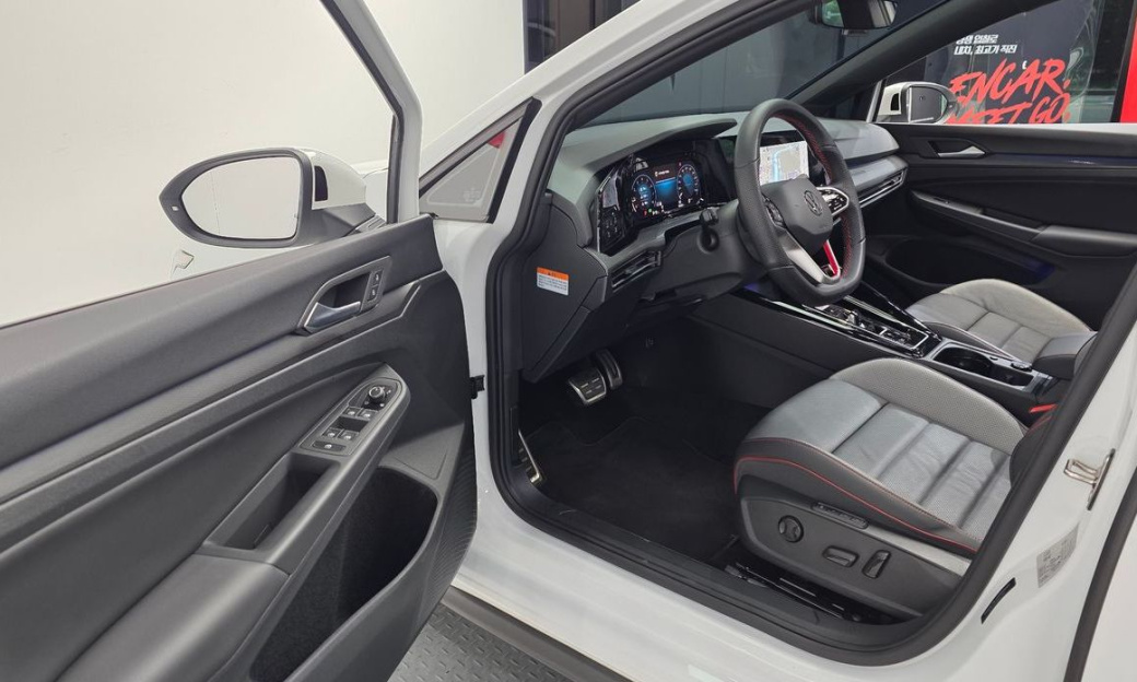 Volkswagen Golf 2.0 GTI, 2024