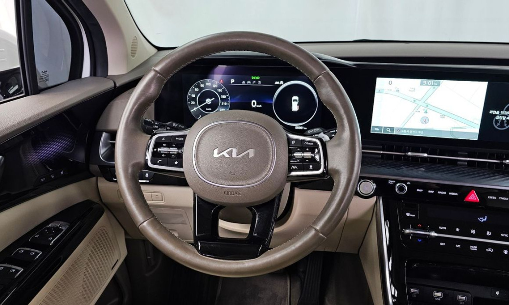 Kia Carnival 9-Seater Hi-Limousine, 2022