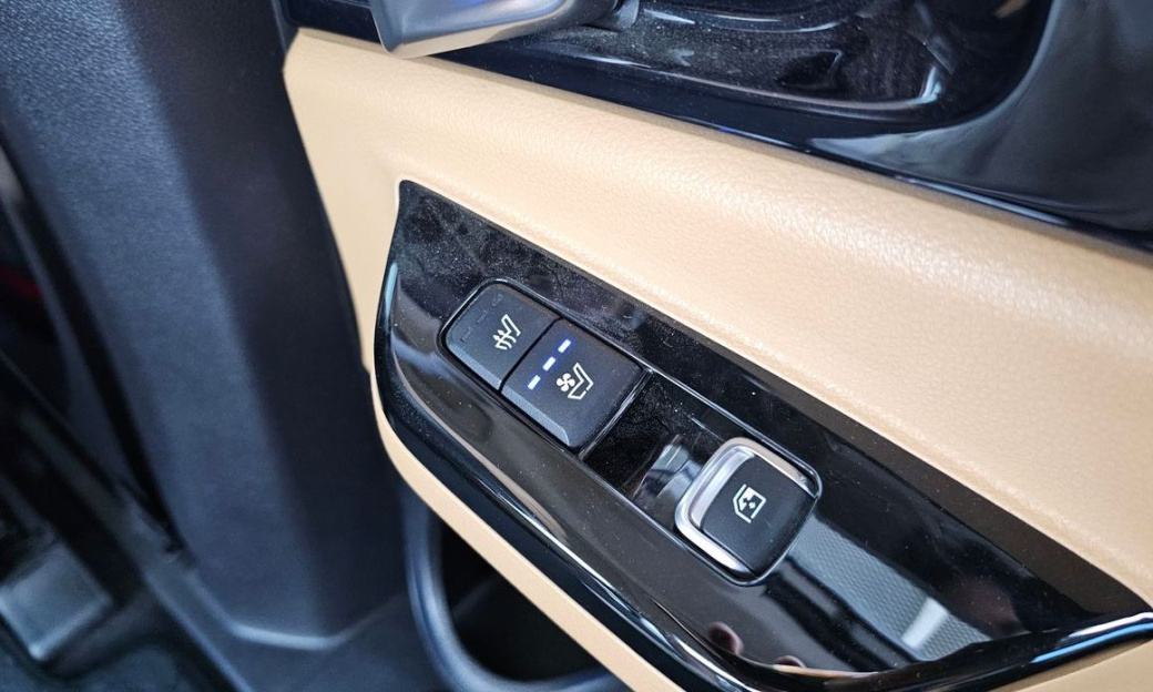 Kia Carnival 7-Seater Signature, 2023