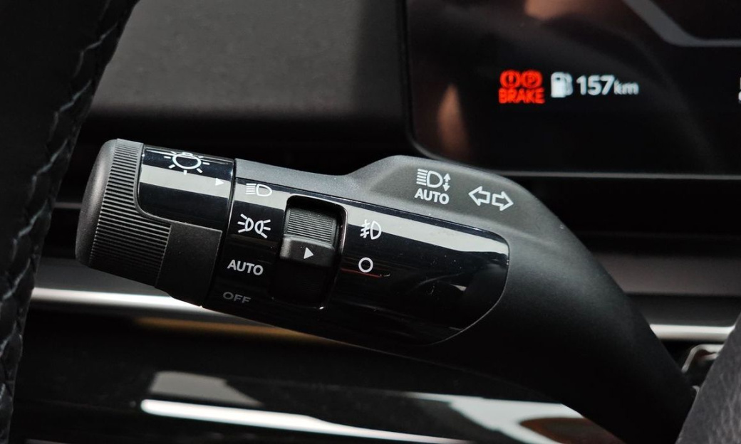 Kia Carnival 9-Seater Signature, 2025