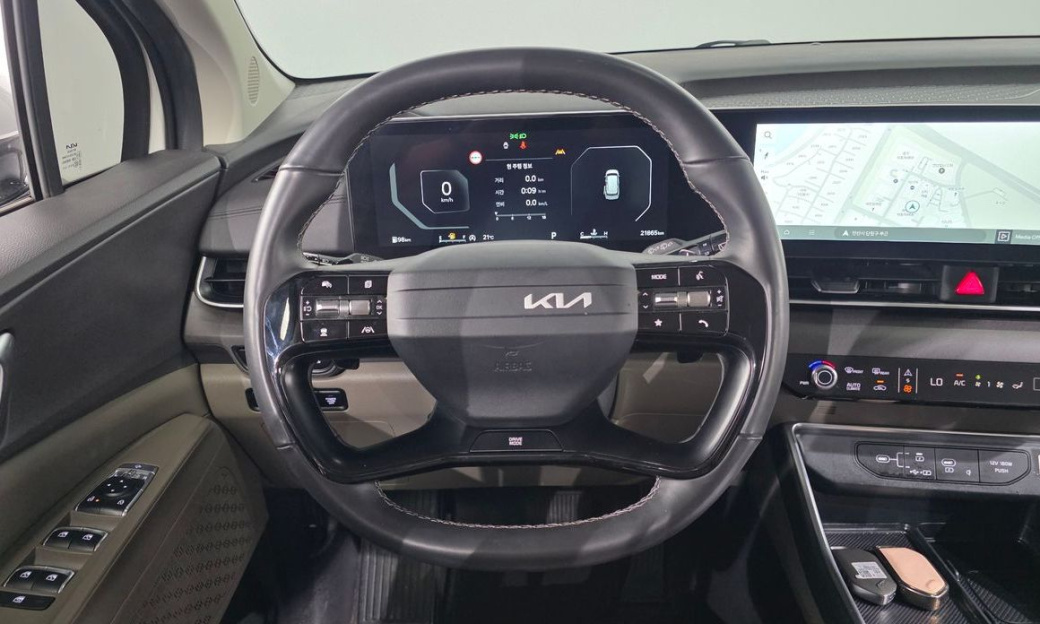 Kia Carnival 7-Seater Outdoor, 2025
