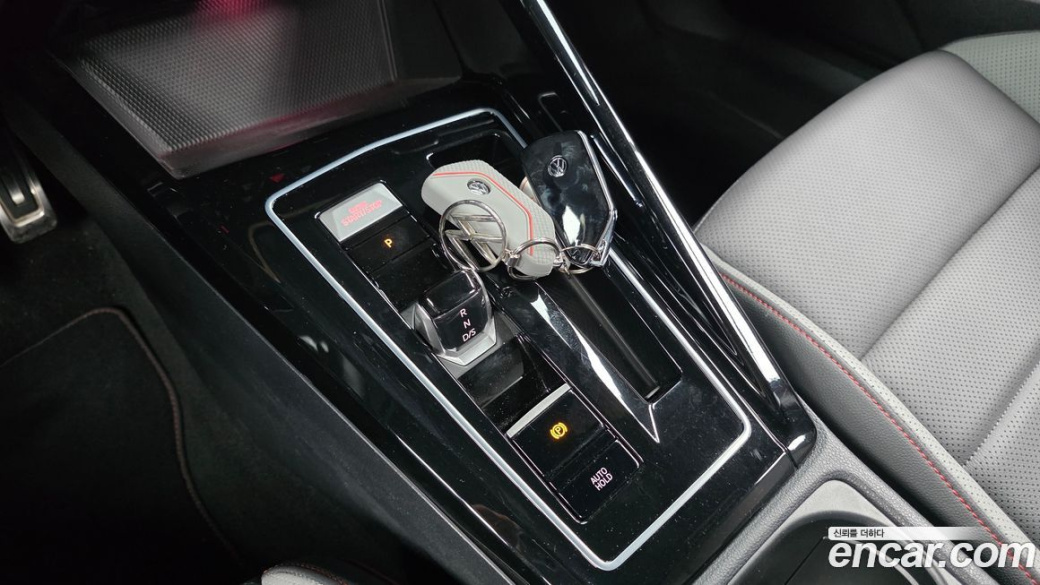 Volkswagen Golf 2.0 GTI, 2024
