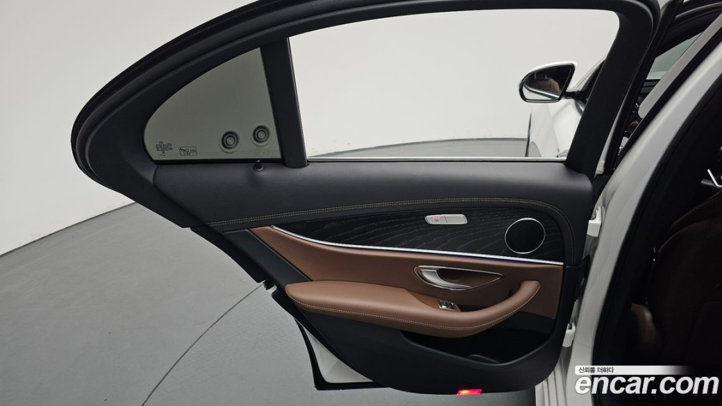 Mercedes-Benz E-Class E250 AMG Line, 2023