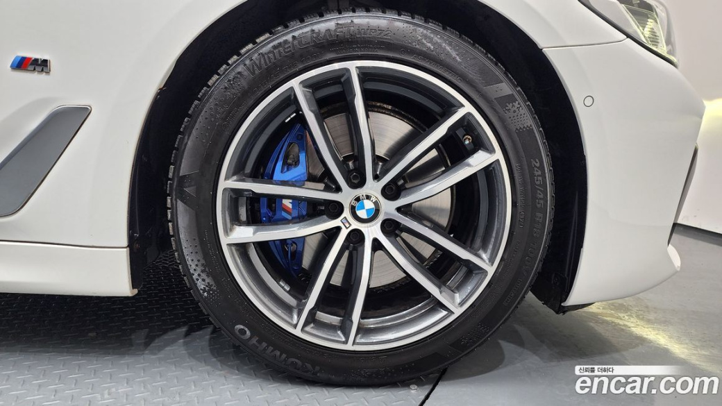 BMW 5-Series 520i M Sport, 2022