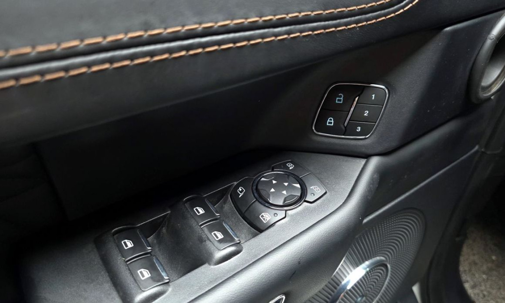 Ford Expedition Platinum 4WD, 2021