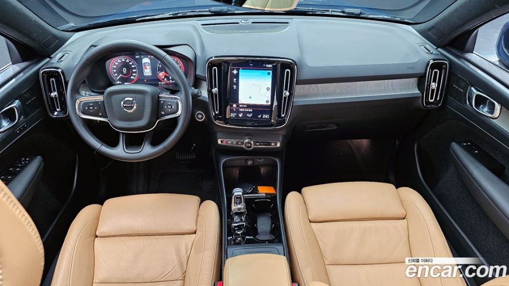 Volvo XC40 B4 Inscription, 2022