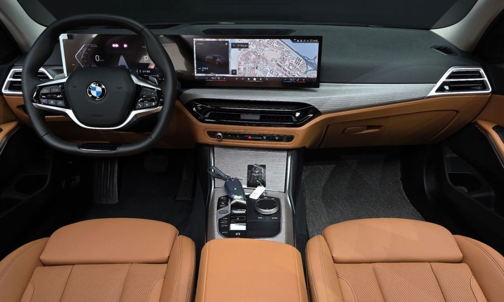 BMW 3-Series 320i, 2025