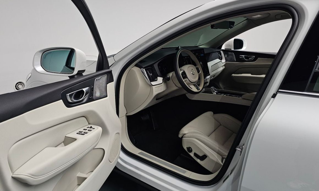 Volvo XC60 B5 Ultra Bright Air Sus, 2026