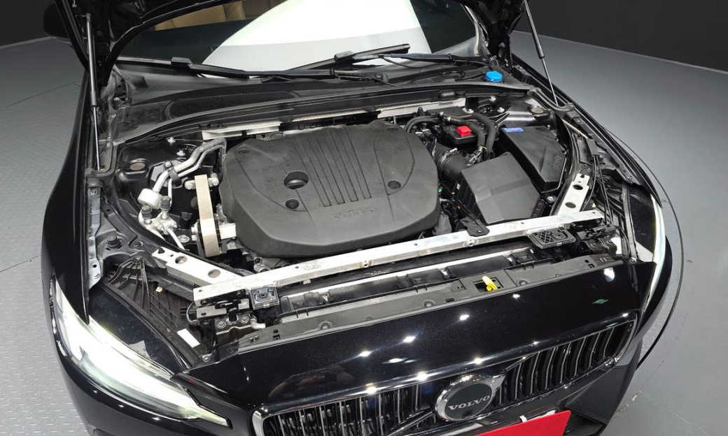 Volvo S60 B5 Ultimate Bright, 2024