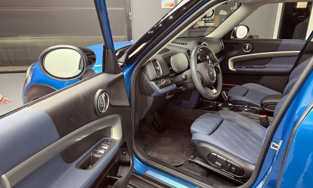 Mini Countryman ALL4 Classic Launch Pack, 2023