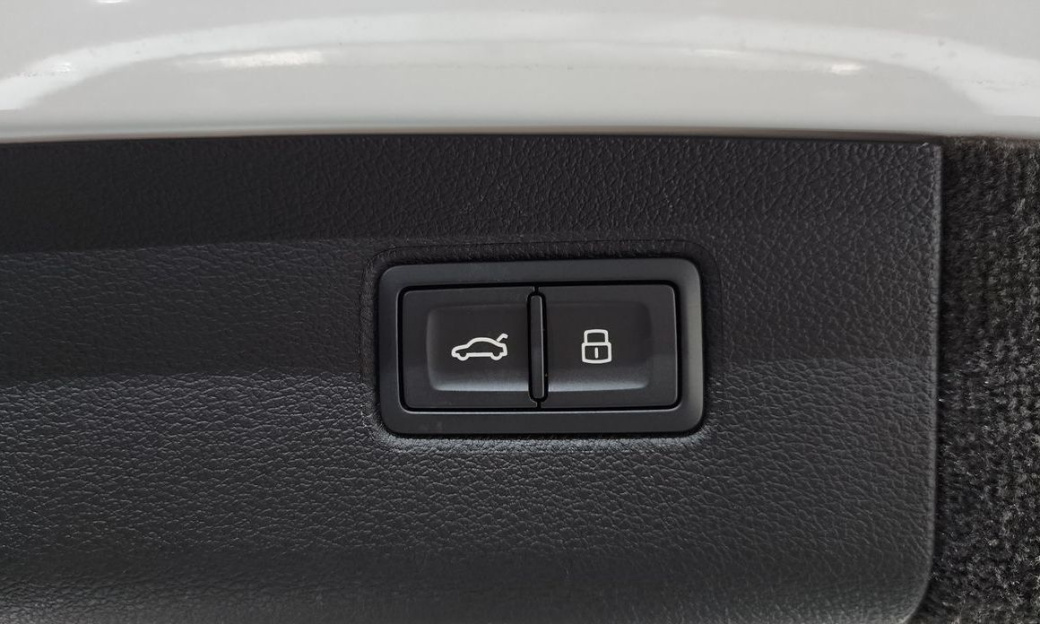 Bentley Bentayga 4.0 V8 Base, 2024