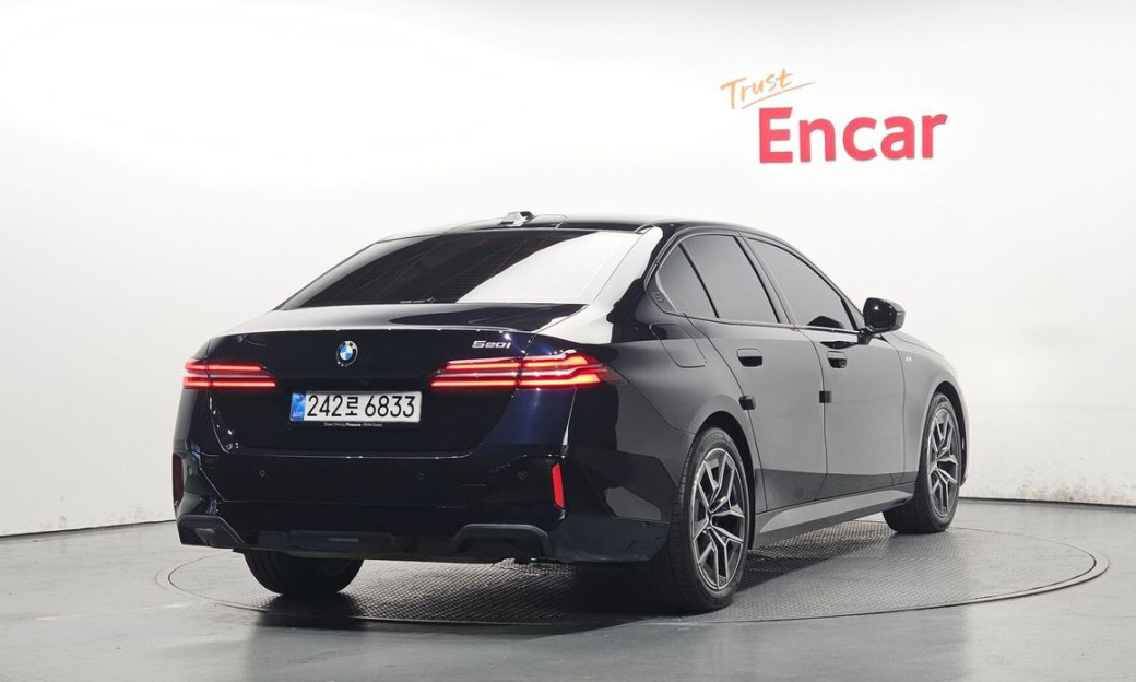 BMW 5-Series 520i M Sport, 2025