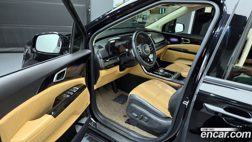 Kia Carnival 9-Seater Signature, 2023