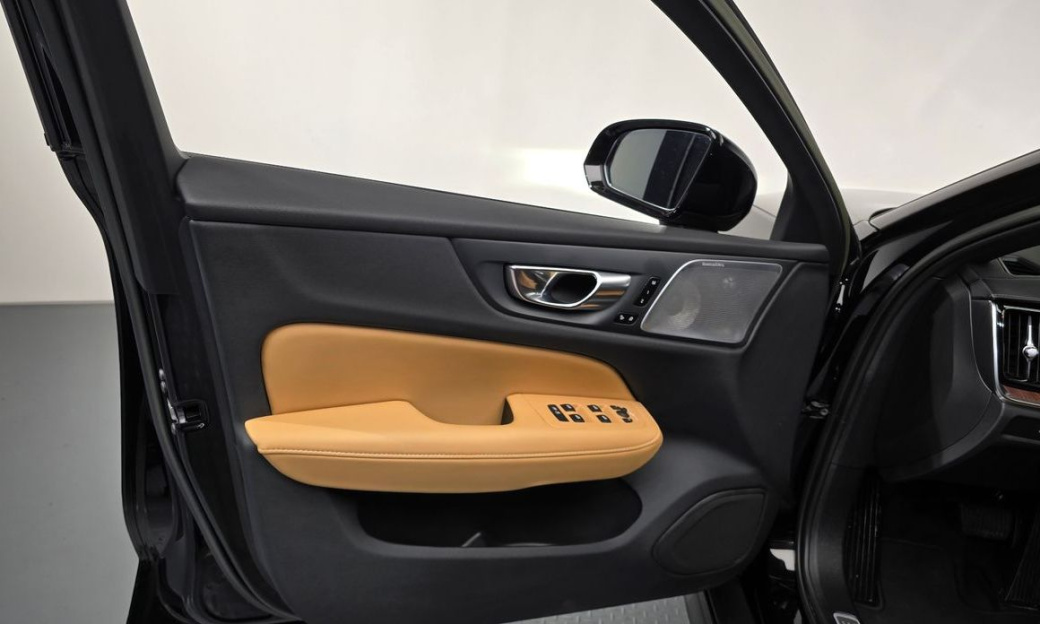 Volvo V60 B5 Ultimate AWD, 2023