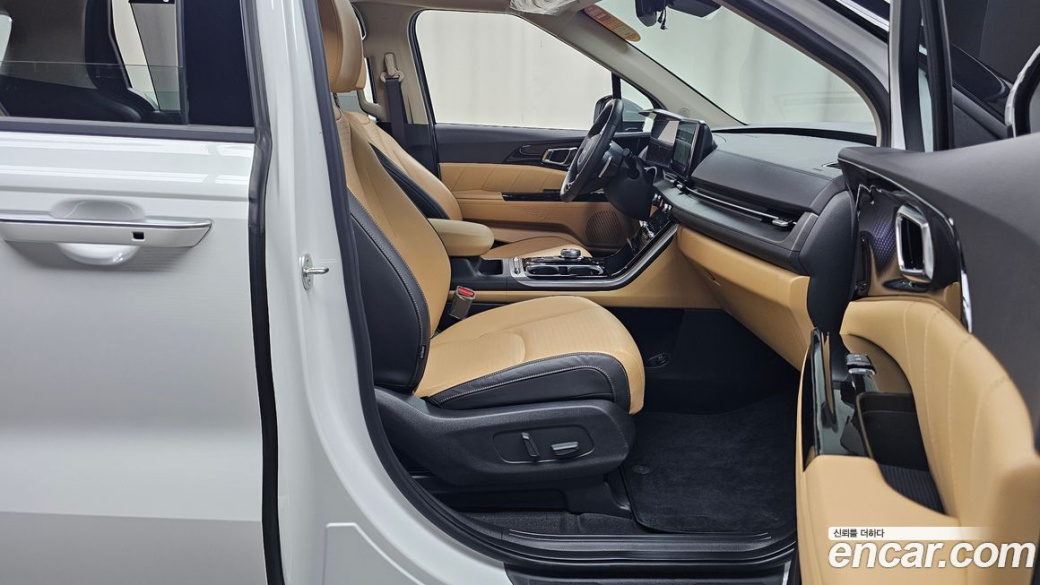 Kia Carnival 7-Seater Signature, 2023