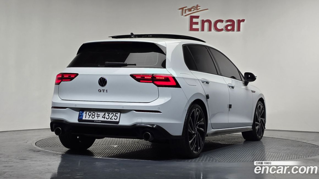 Volkswagen Golf 2.0 GTI, 2024