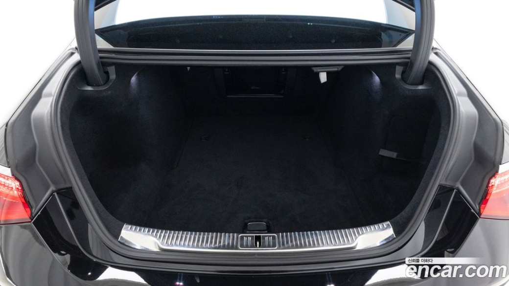 Mercedes-Benz S-Class Maybach S580 4MATIC, 2024