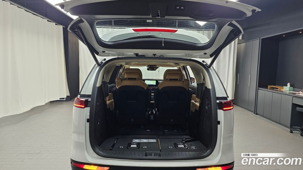 Kia Carnival 7-Seater Signature, 2023