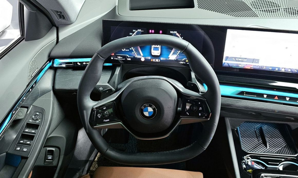 BMW 5-Series 530i xDrive, 2024