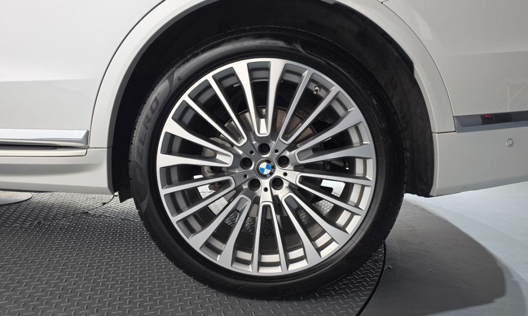 BMW X7 xDrive 40i Design Pure Excellence 6-Seater, 2024