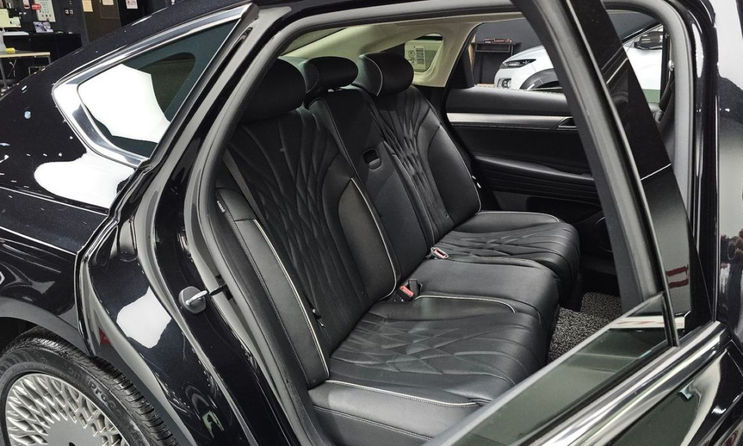 Genesis G80 Gasoline 2.5 Turbo AWD, 2023