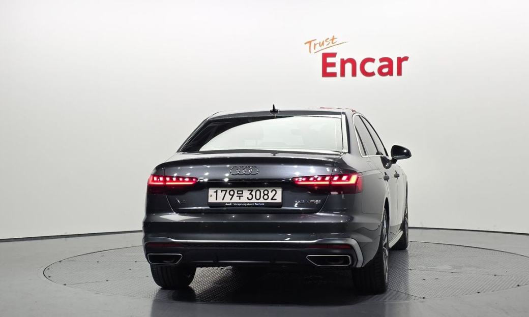 Audi A4 40 TFSI Premium, 2023