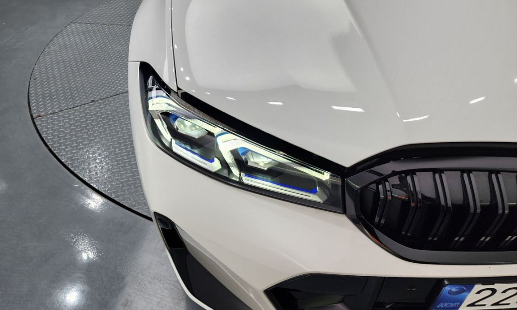 BMW 3-Series 320i M Sport, 2024