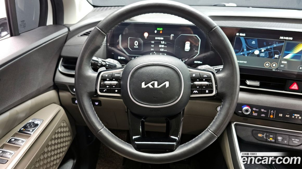 Kia Carnival 9-Seater Prestige, 2024