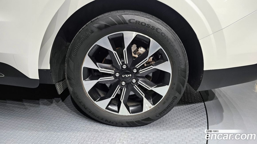 Kia Carnival 7-Seater Signature, 2023
