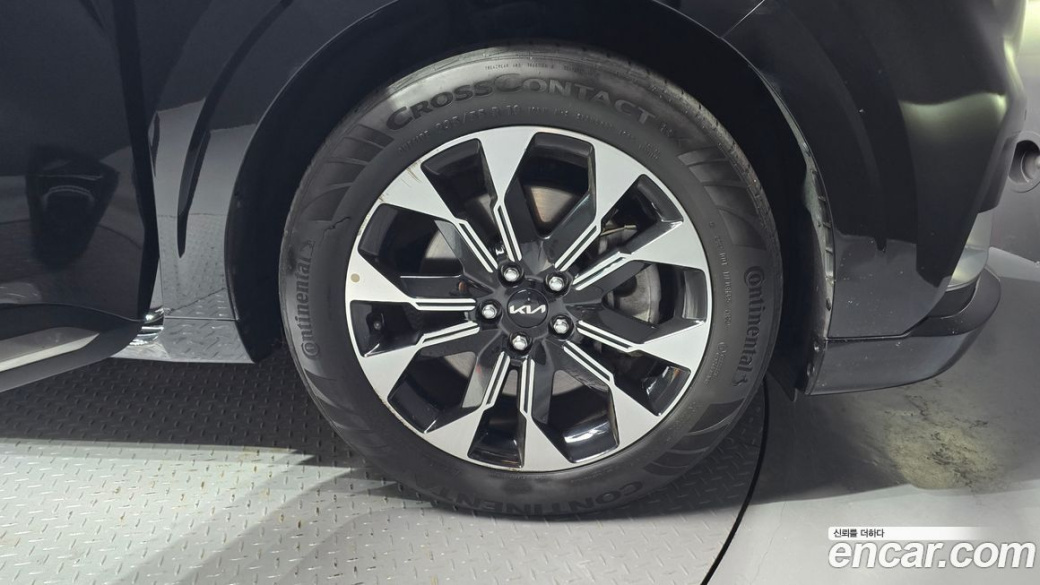 Kia Carnival 7-Seater Hi-Limousine, 2023