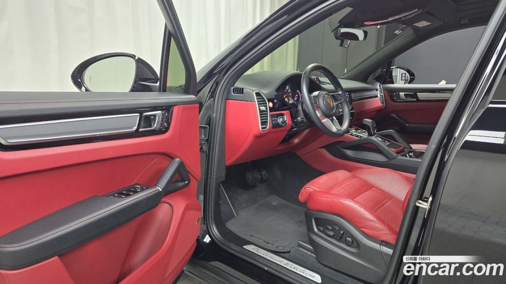 Porsche Cayenne 3.0 PLATINUM EDITION, 2022