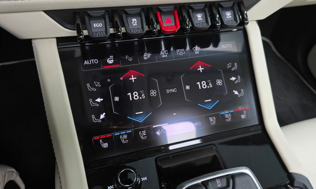 Lamborghini Urus 4.0 V8 SE, 2025