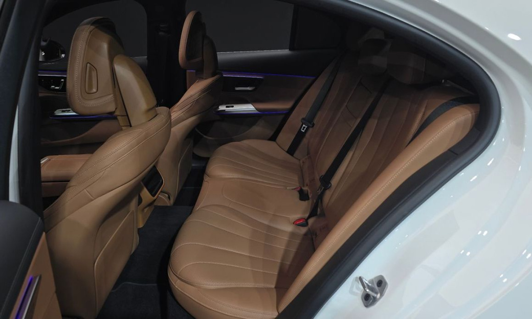 Mercedes-Benz E-Class E220d 4MATIC Exclusive, 2024