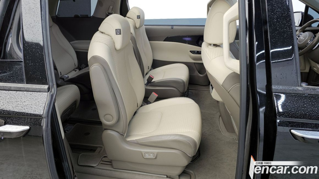Kia Carnival 9-Seater Signature, 2022