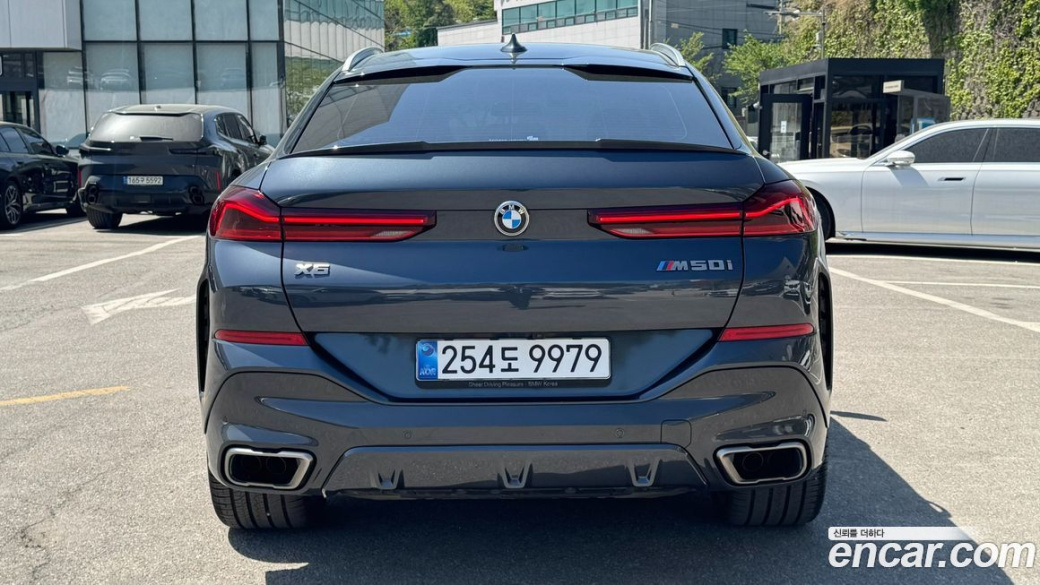 BMW X6 M50i, 2022