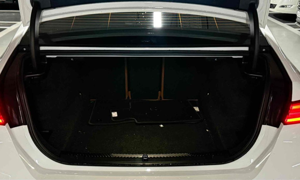 BMW 5-Series 530i xDrive, 2024