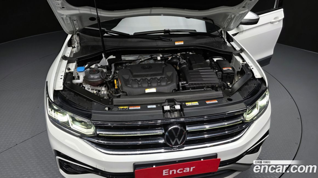 Volkswagen Tiguan 2.0 TSI Prestige, 2024